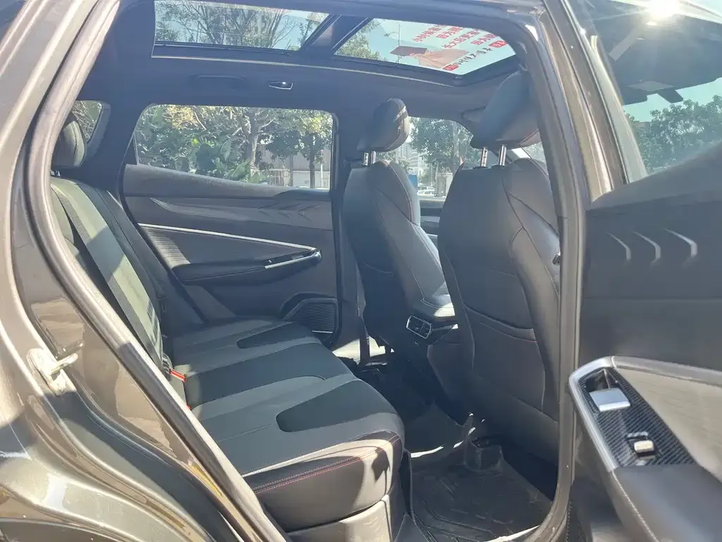 Geely Boyue 2023 из CN, фото 2
