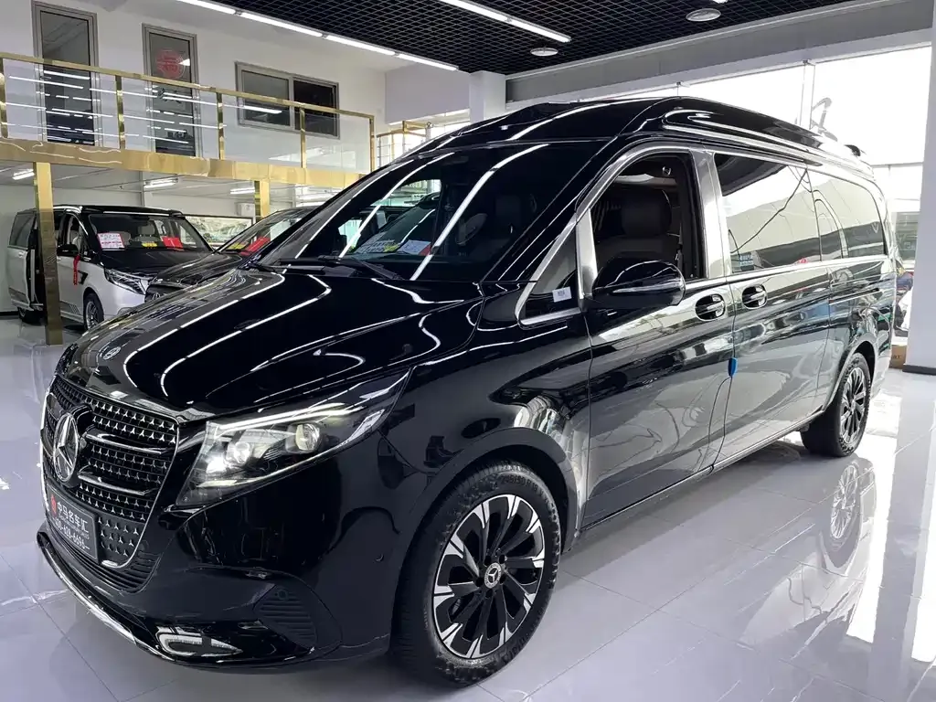 Mercedes-Benz V-Class — фото 1
