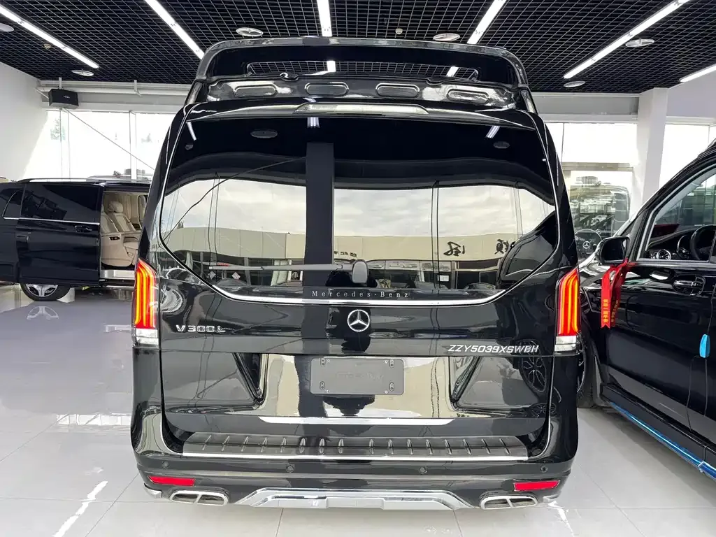 Mercedes-Benz V-Class — фото 10