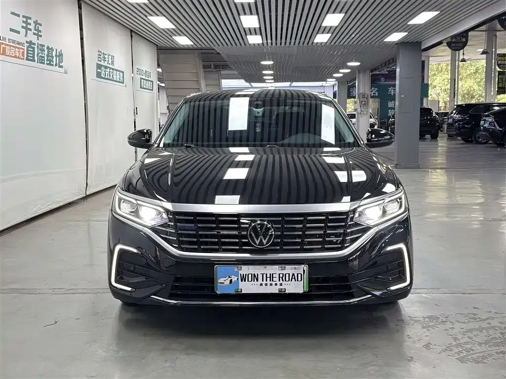 Volkswagen Passat New Energy — фото 6
