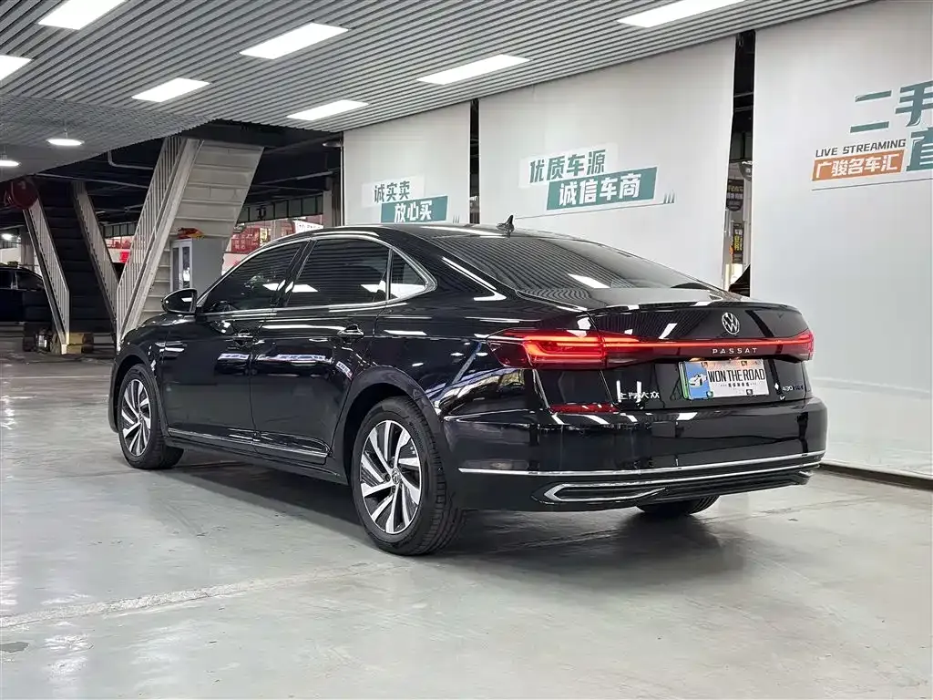 Volkswagen Passat New Energy — фото 5