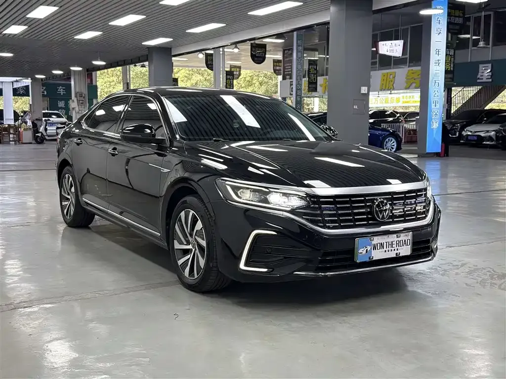 Volkswagen Passat New Energy — фото 2