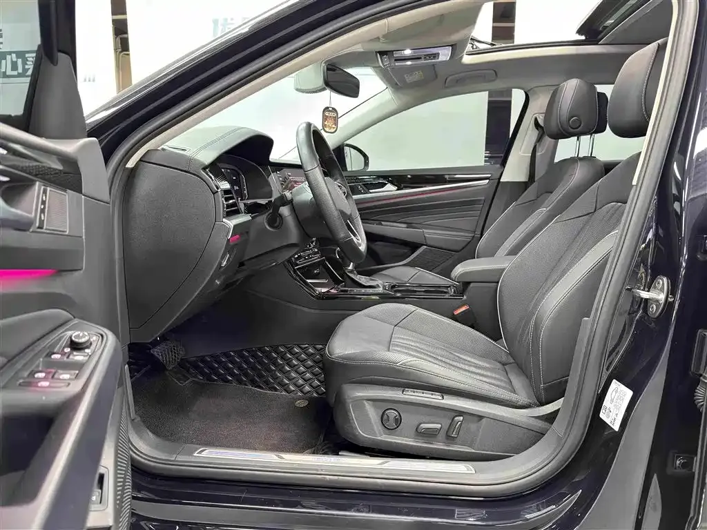 Volkswagen Passat New Energy — фото 9
