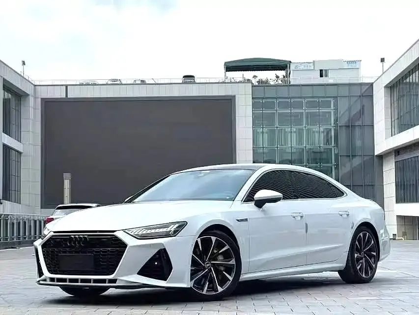 Audi A7L — фото 1