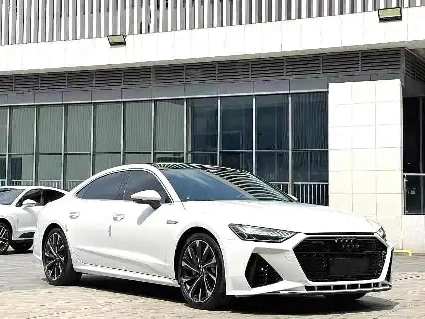 Audi A7L — фото 9