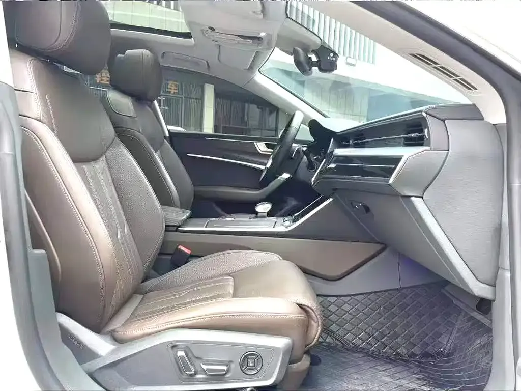 Audi A7L — фото 6