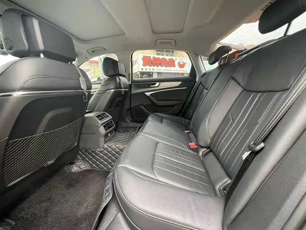 Audi A6L 2022 из CN, фото 2