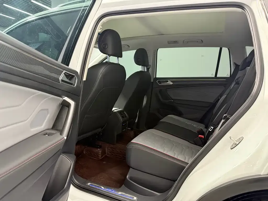 Volkswagen Tiguan L New Energy 2023 из CN, фото 10