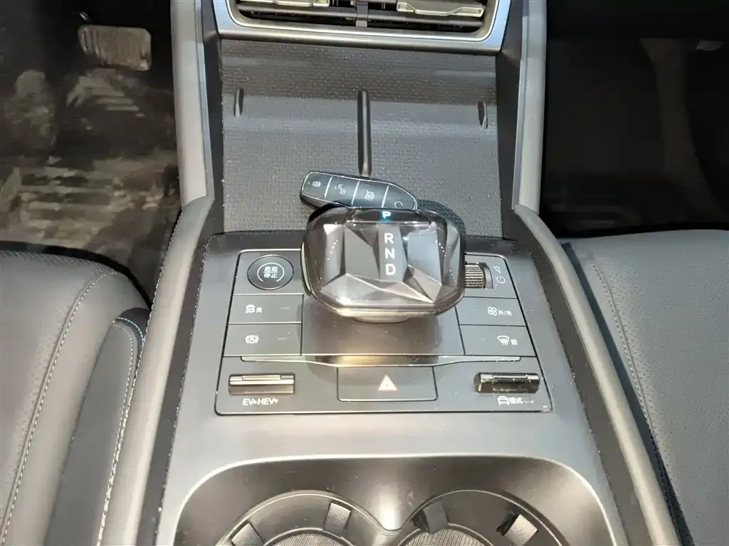 BYD Qin L 2024 из CN, фото 3
