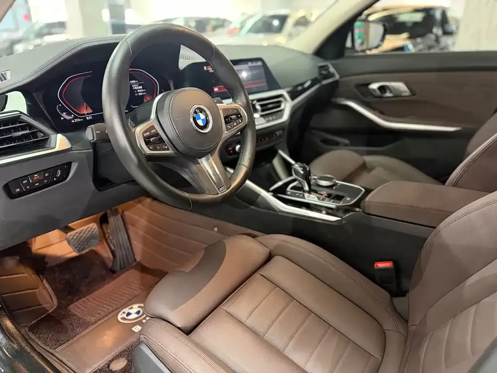 BMW 3 Series 2021 из CN, фото 2