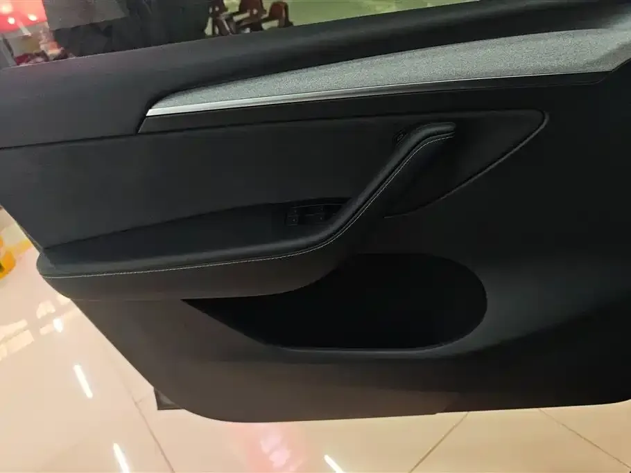 Tesla Model Y 2025 из CN, фото 8