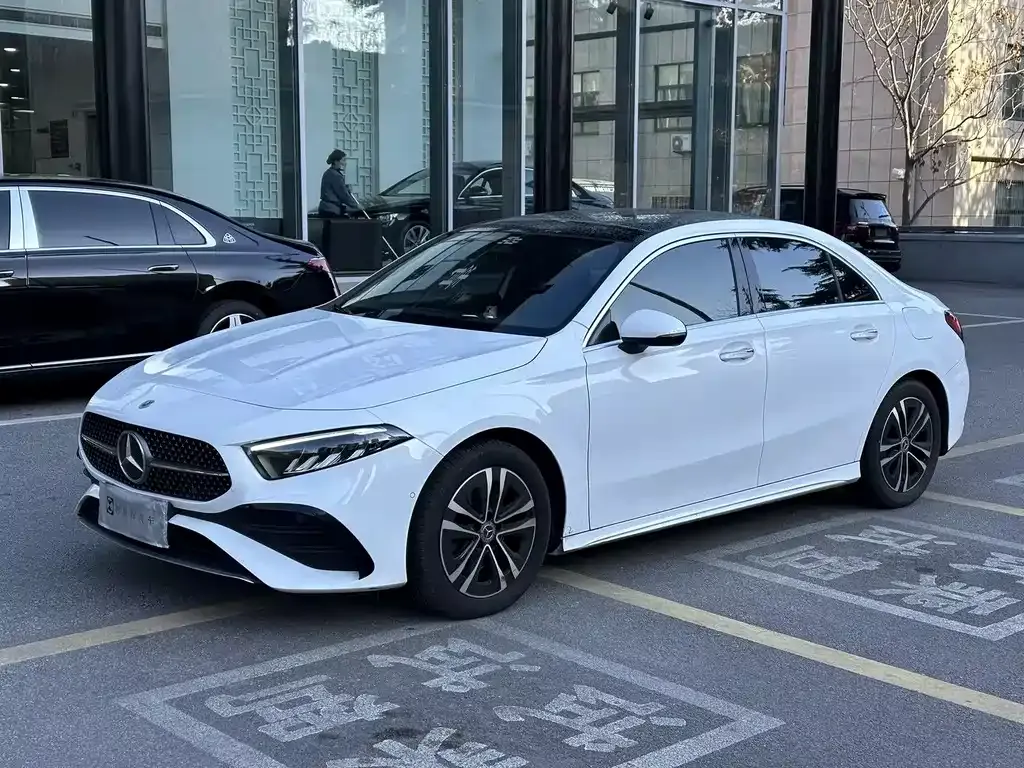 Mercedes-Benz A-Class 2023 из CN, фото 1
