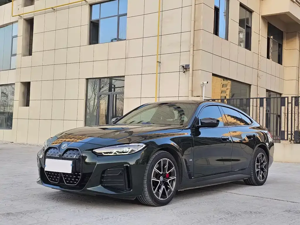 BMW i4 2022 из CN, фото 1