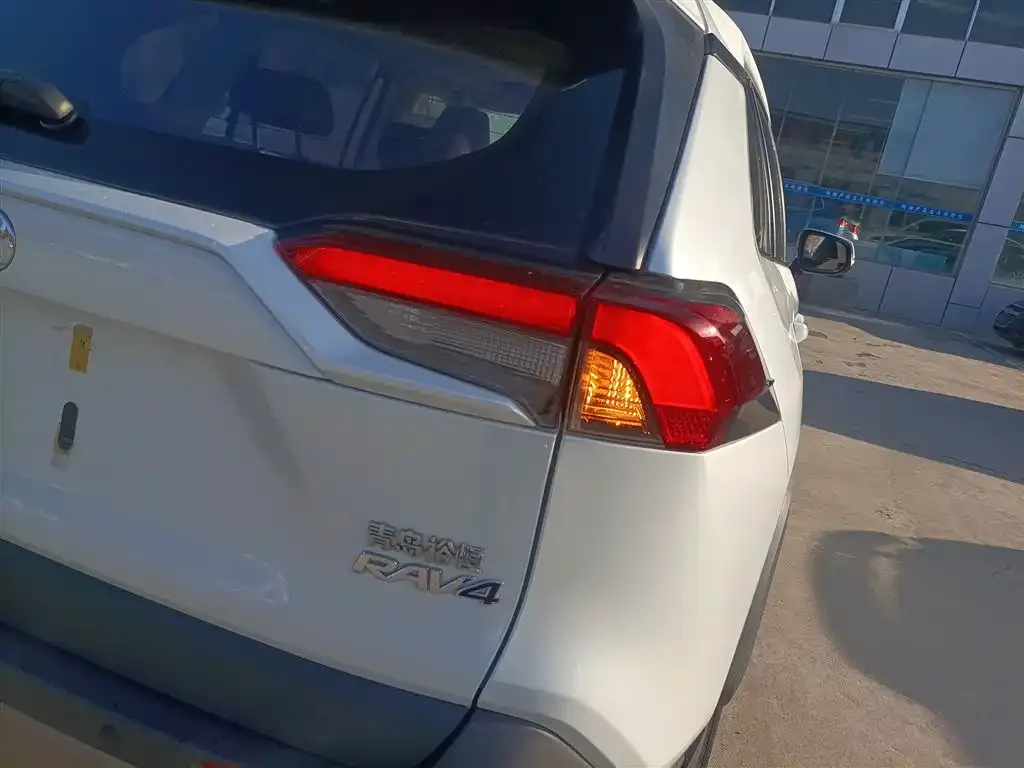 Toyota RAV4 2021 из CN, фото 8