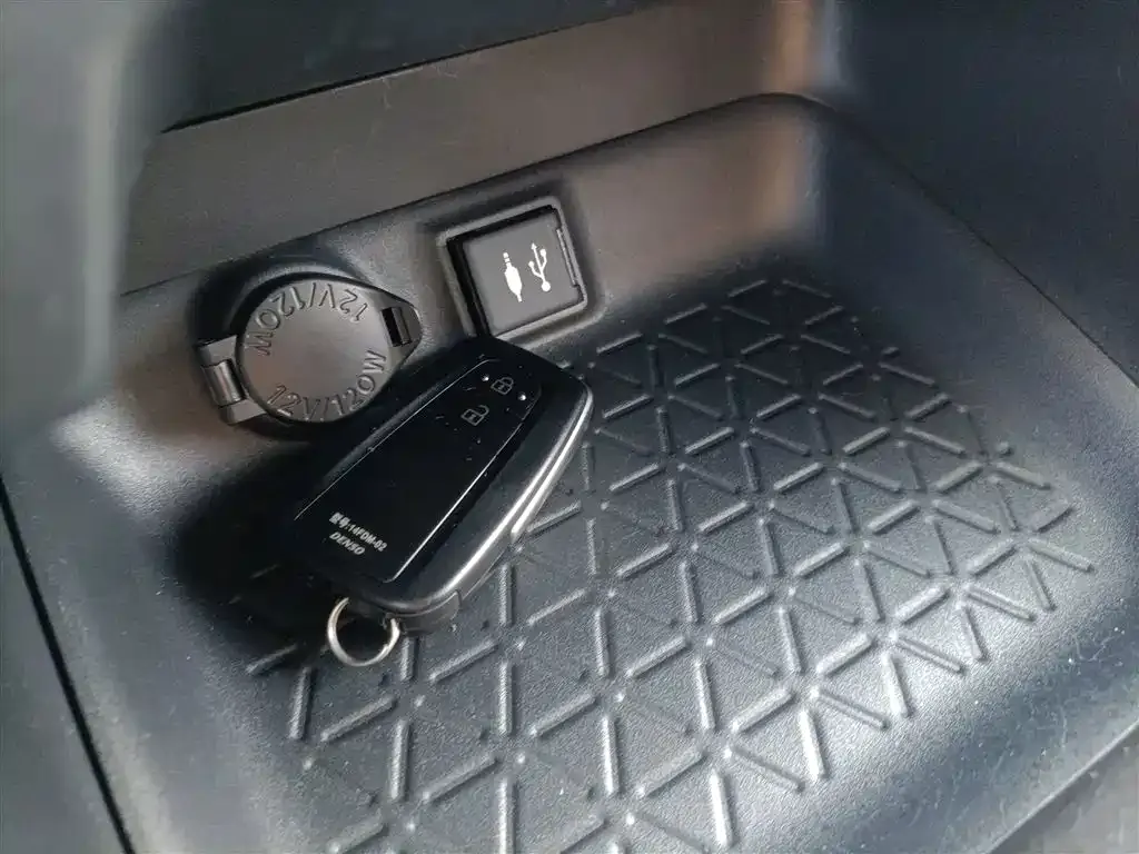 Toyota RAV4 2021 из CN, фото 9
