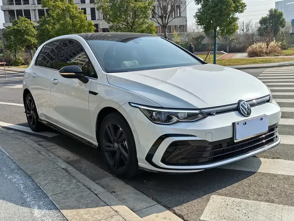 Volkswagen Golf 2023 из CN, фото 4
