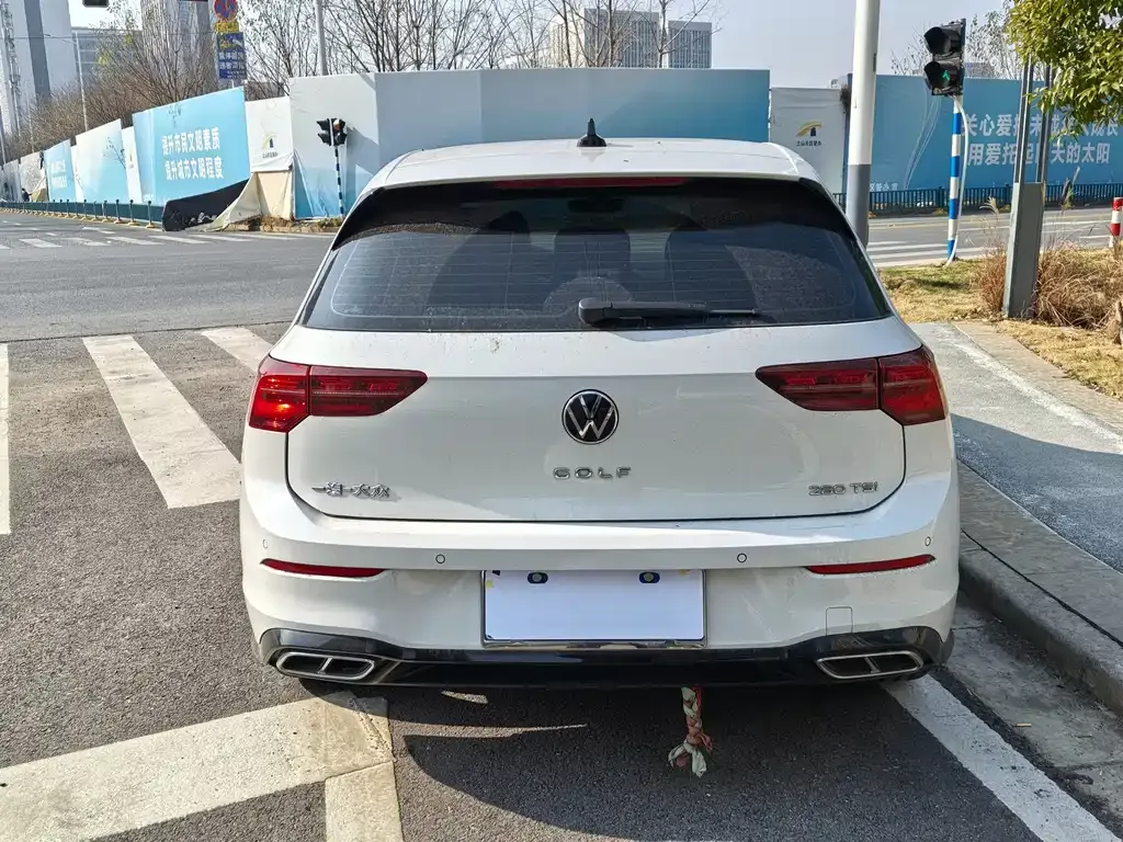 Volkswagen Golf 2023 из CN, фото 5