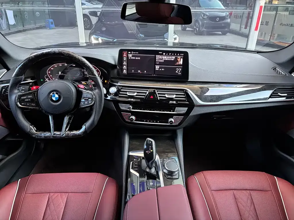 BMW 5 Series 2023 из CN, фото 8