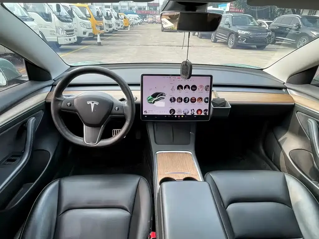Tesla Model 3 — фото 6