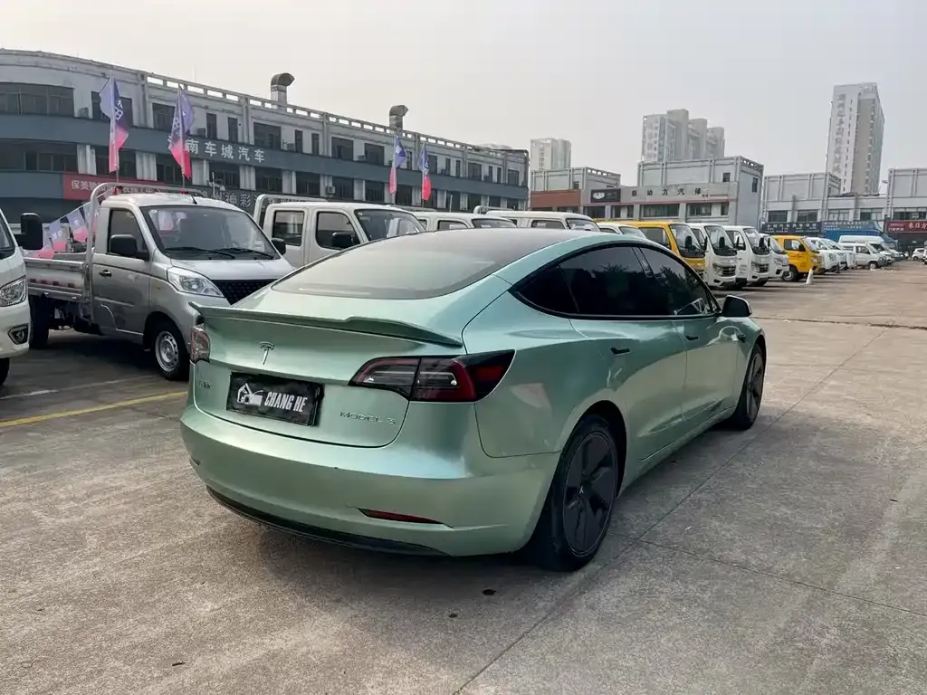 Tesla Model 3 — фото 7