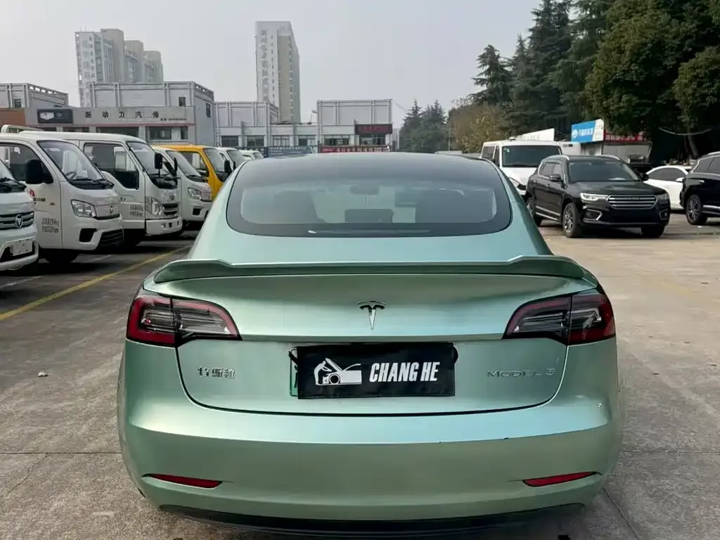 Tesla Model 3 — фото 3