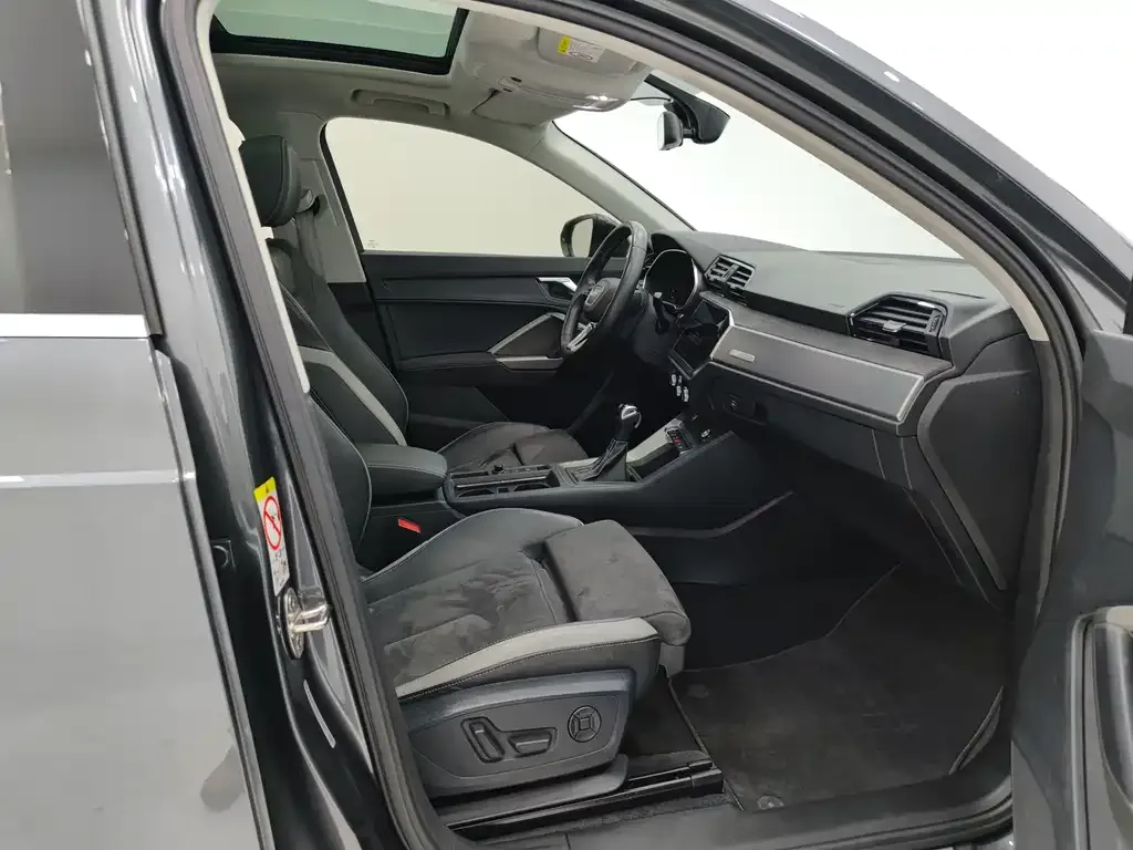 Audi Q3 2022 из CN, фото 2