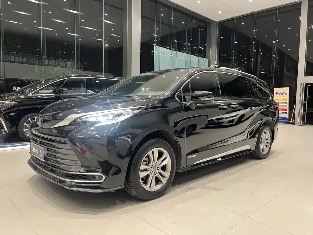 Toyota Sienna 2022 из CN, фото 1