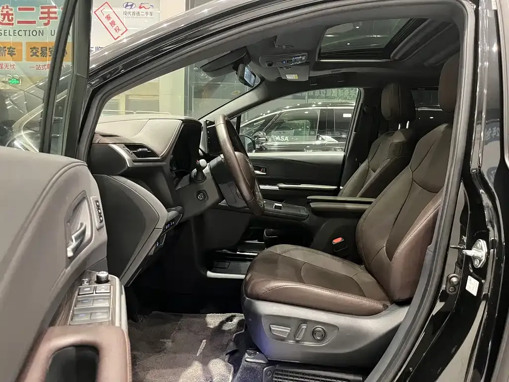 Toyota Sienna 2022 из CN, фото 10