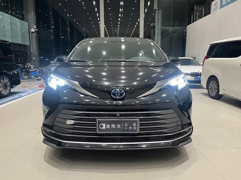 Toyota Sienna 2022 из CN, фото 5