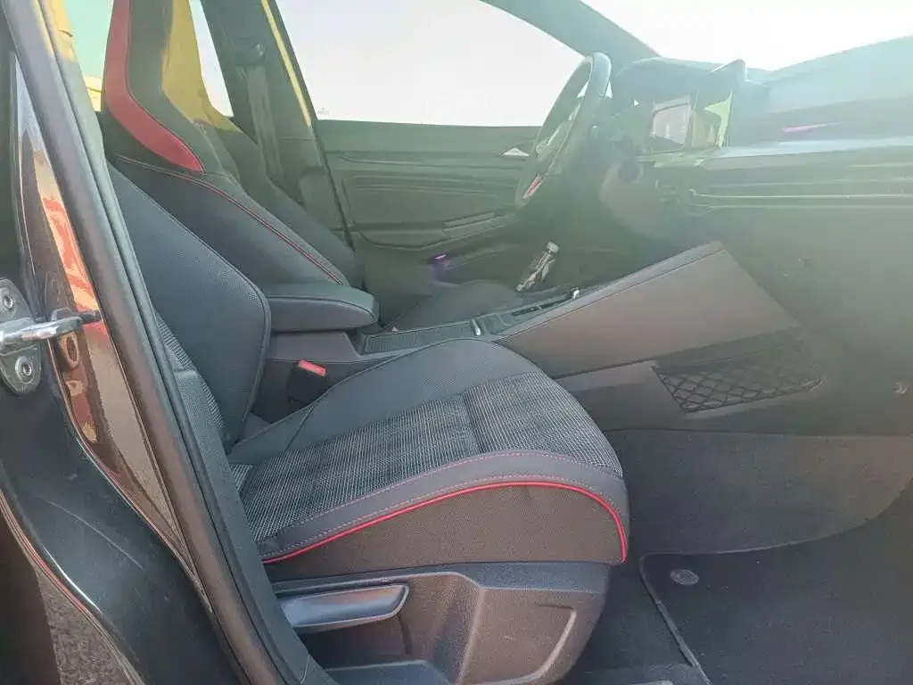 Volkswagen Golf GTI 2023 из CN, фото 8