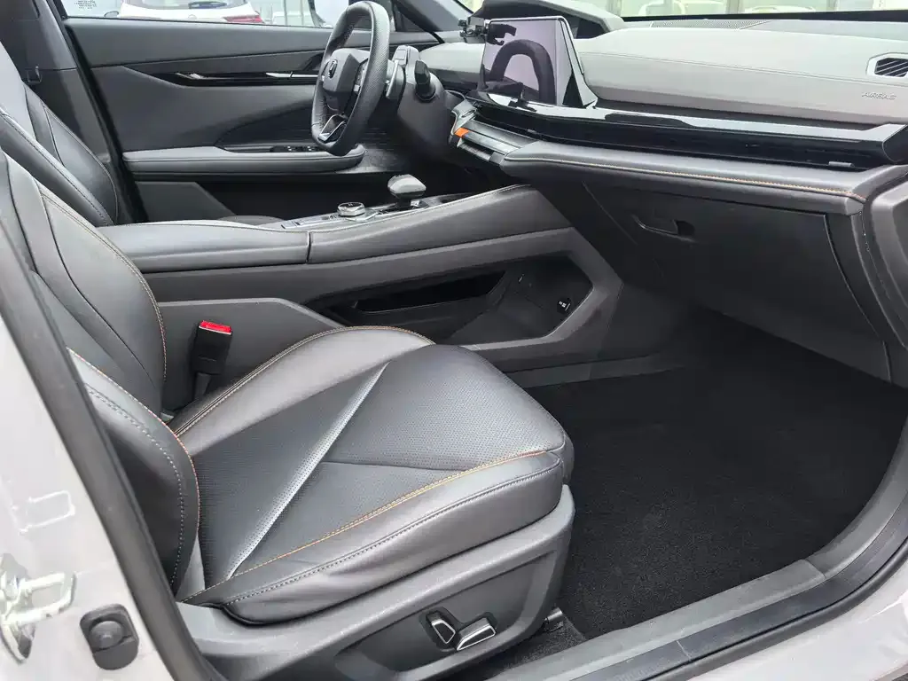 Changan UNI-V 2023 из CN, фото 2