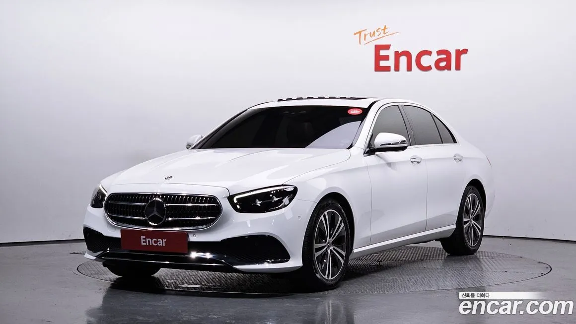 Mercedes-Benz E-Class — фото 1