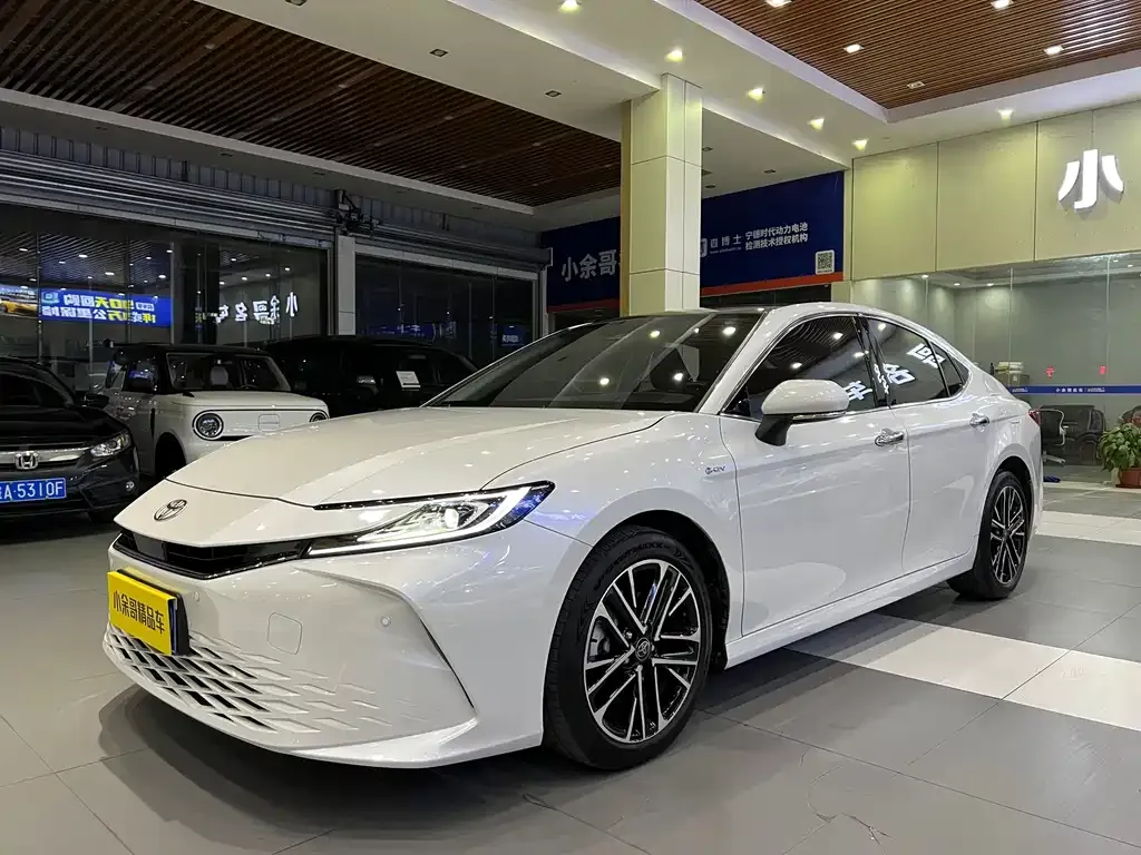 Toyota Camry 2024 из CN, фото 1