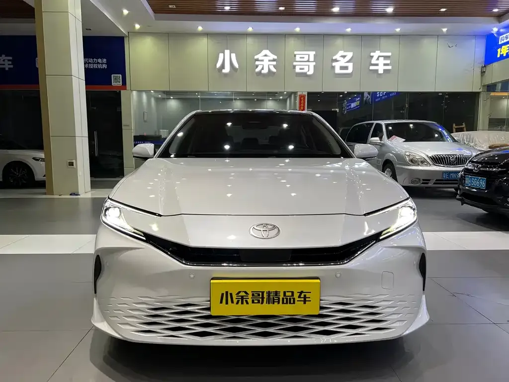 Toyota Camry 2024 из CN, фото 2