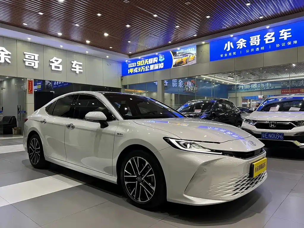 Toyota Camry 2024 из CN, фото 8