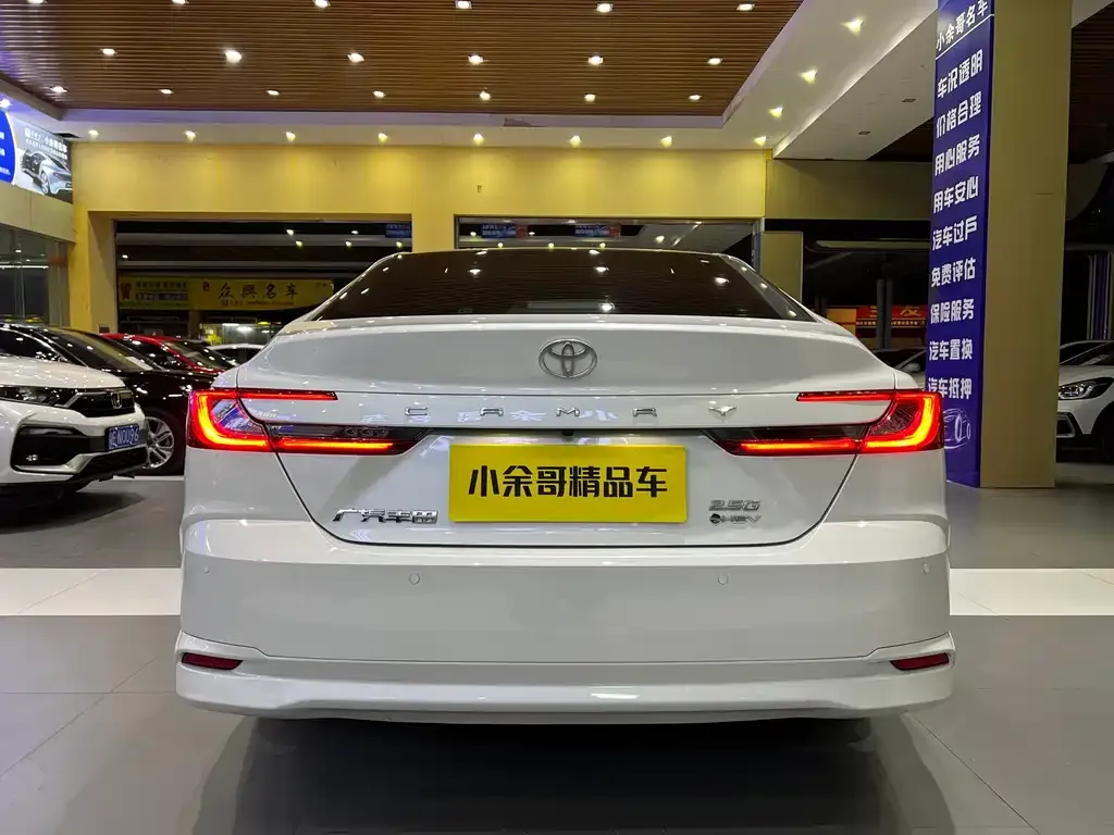 Toyota Camry 2024 из CN, фото 3