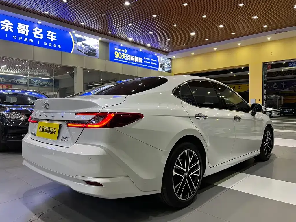 Toyota Camry 2024 из CN, фото 10