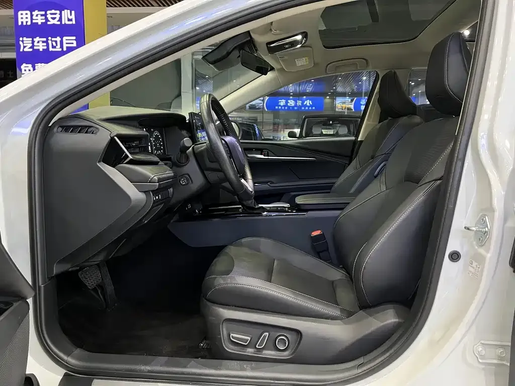 Toyota Camry 2024 из CN, фото 7