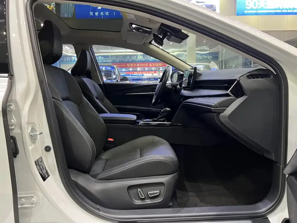 Toyota Camry 2024 из CN, фото 4