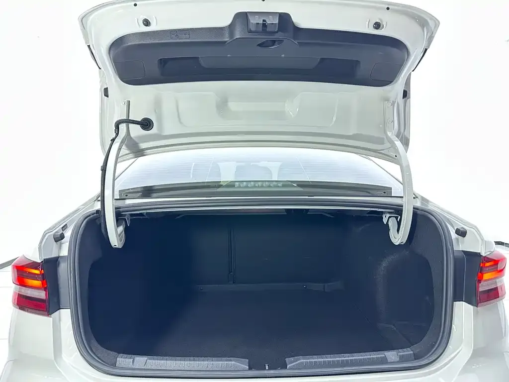 Volkswagen Lavida 2022 из CN, фото 3