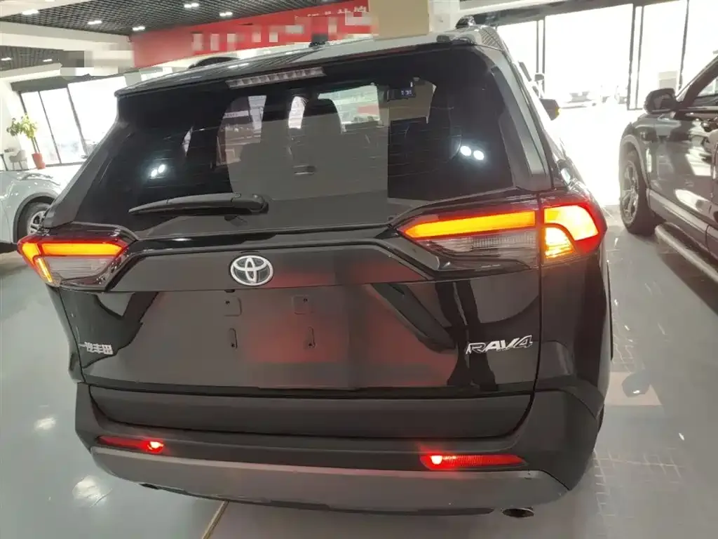 Toyota RAV4 2021 из CN, фото 6