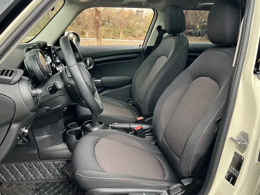 MINI Cooper (3-door) 2021 из CN, фото 2
