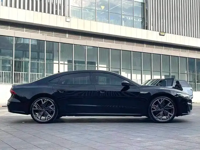 Audi A7L 2024 из CN, фото 7