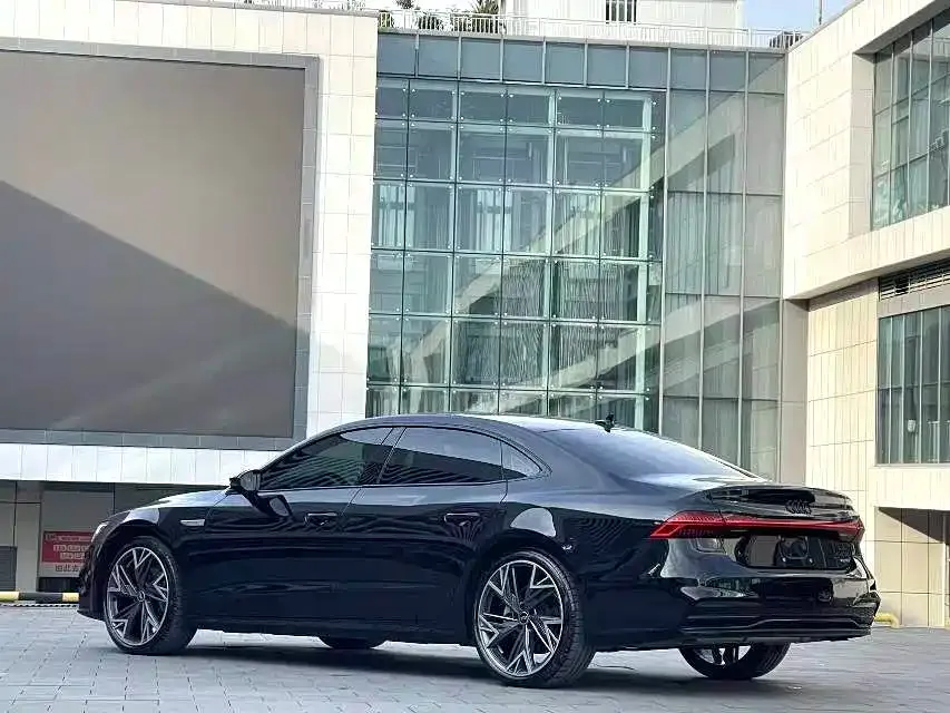Audi A7L 2024 из CN, фото 9