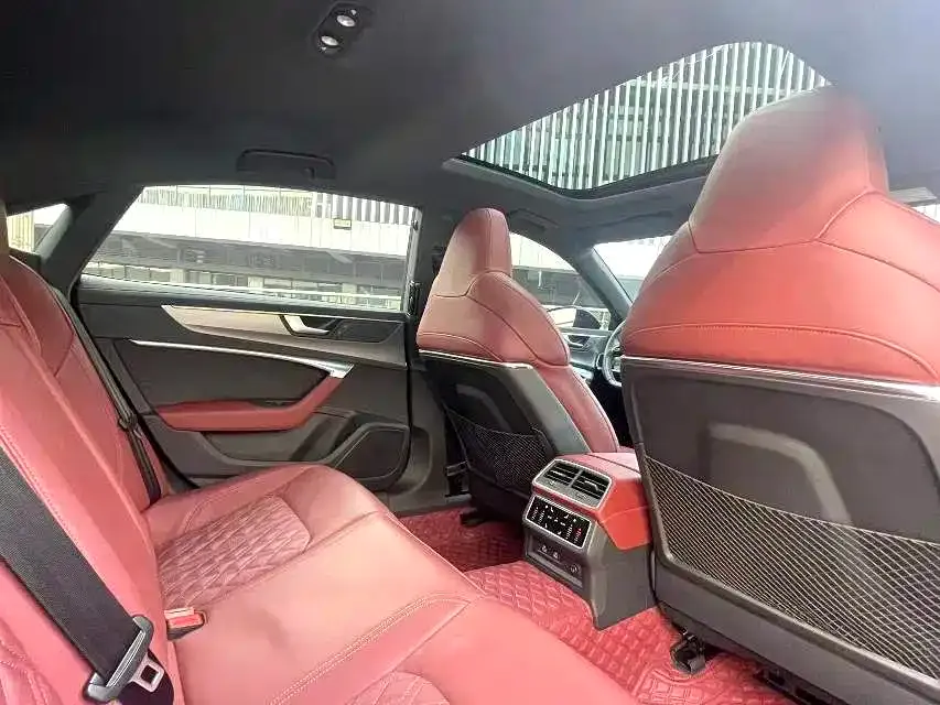 Audi A7L 2024 из CN, фото 8