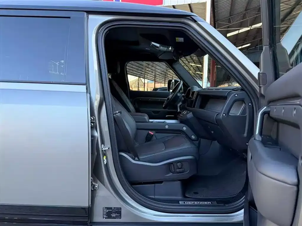 Land Rover Defender 2024 из CN, фото 2