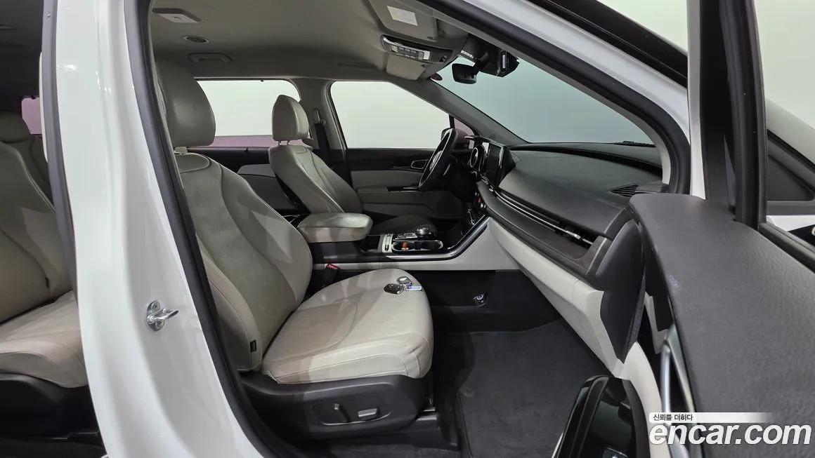 Kia Carnival — фото 10