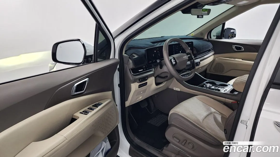 Kia Carnival — фото 10