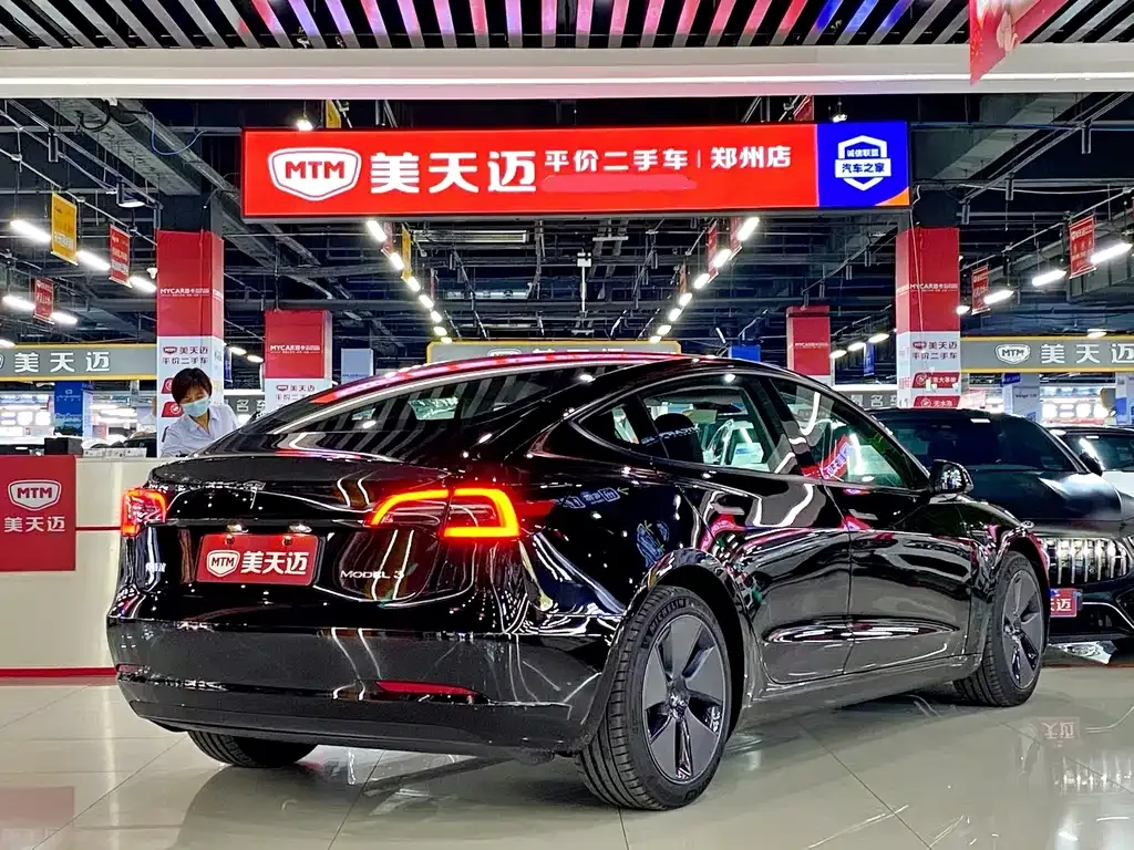 Tesla Model 3 — фото 5