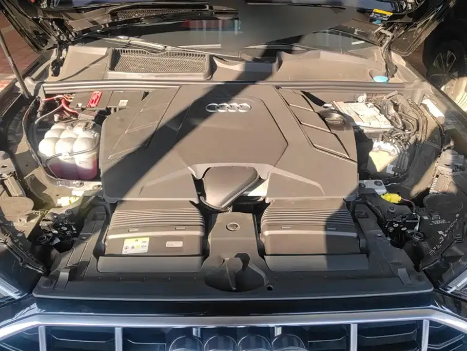 Audi Q7 2021 из CN, фото 3
